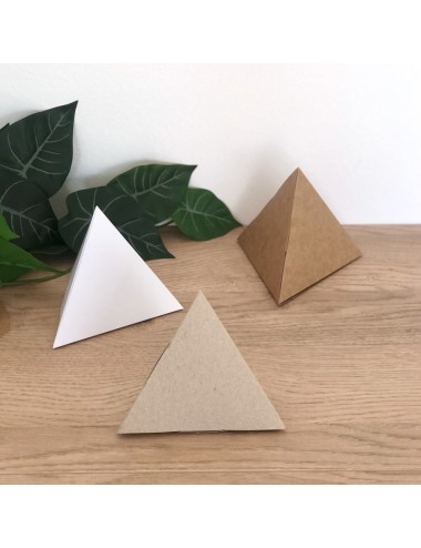 caja piramide forma triangular